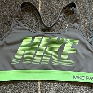 Nike Pro Sports Bra
